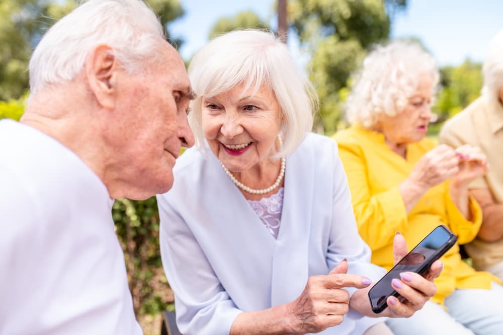 seniors-with-hearing-loss-having-a-conversation